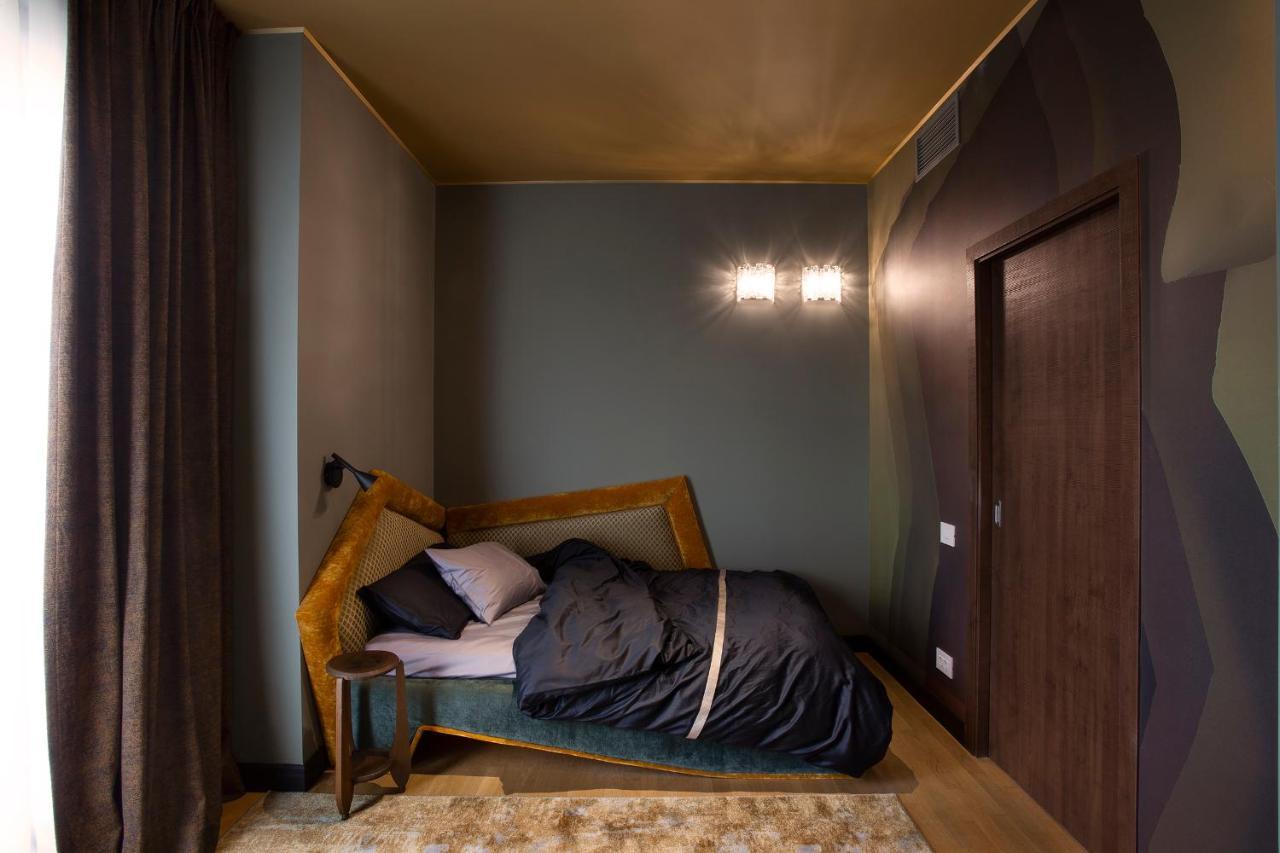 Room12 House