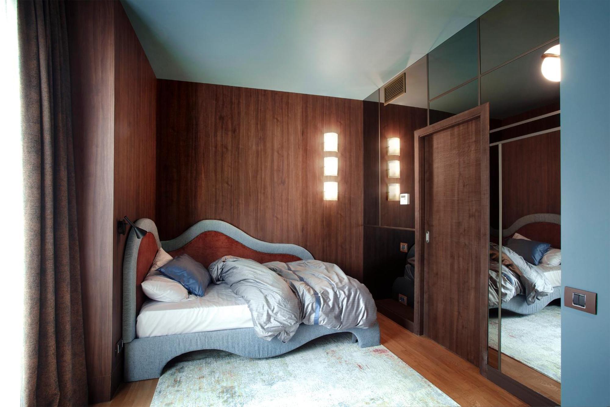 Room12 House