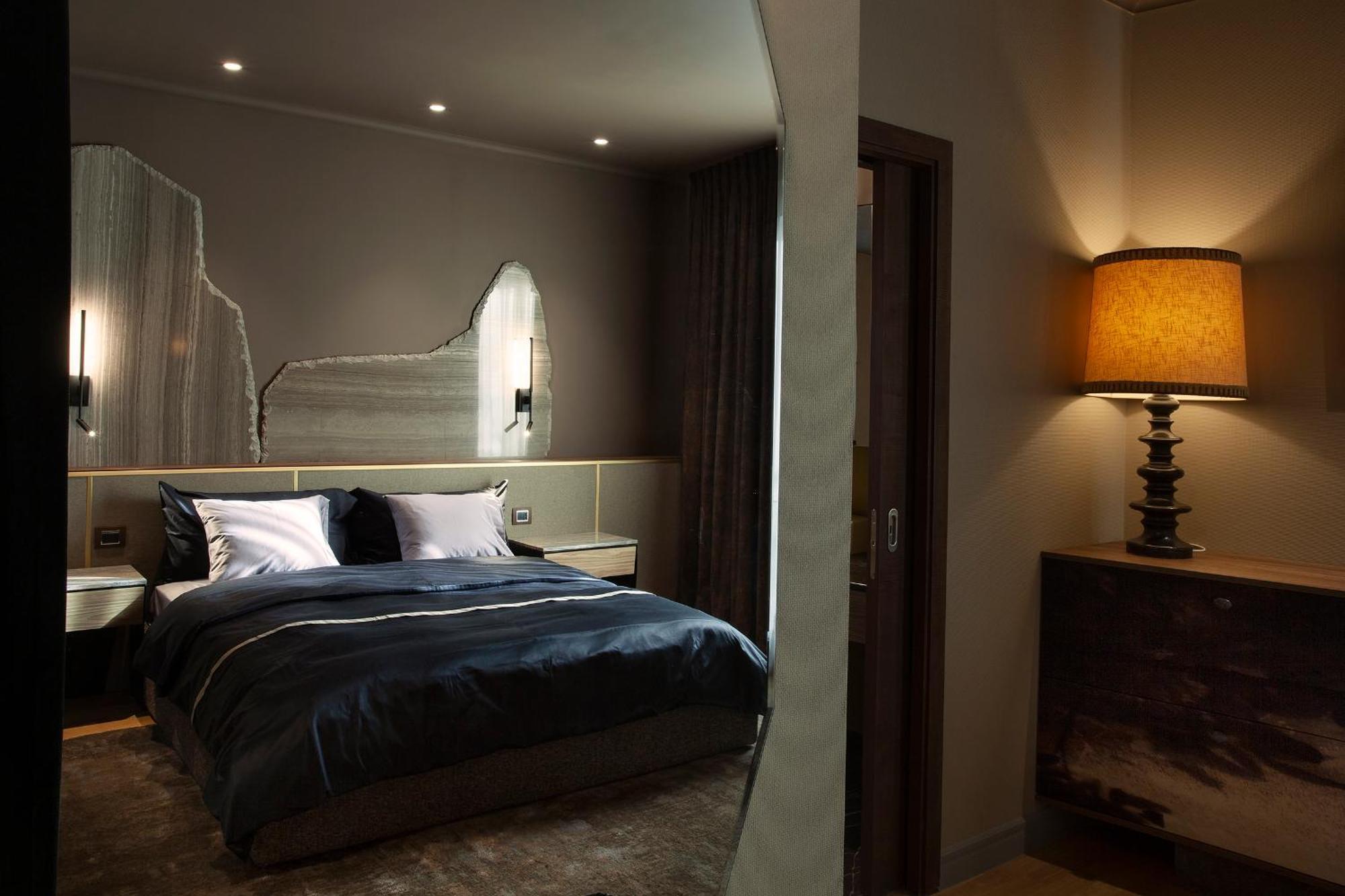 Room12 House